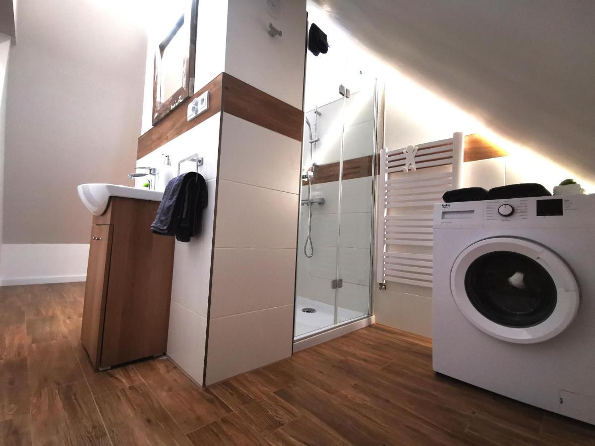 Chillout Apart In The Attic Apartment ลโวเว็ค ชล็องสกี ภายนอก รูปภาพ